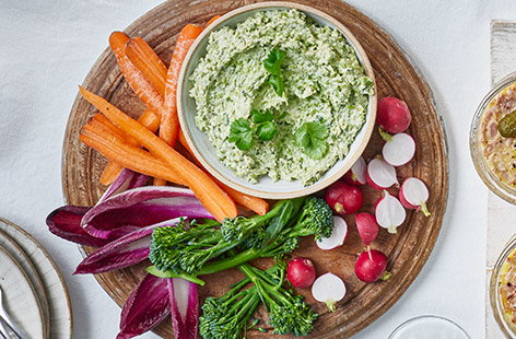 Image of "Creamy broad bean and pea dip"