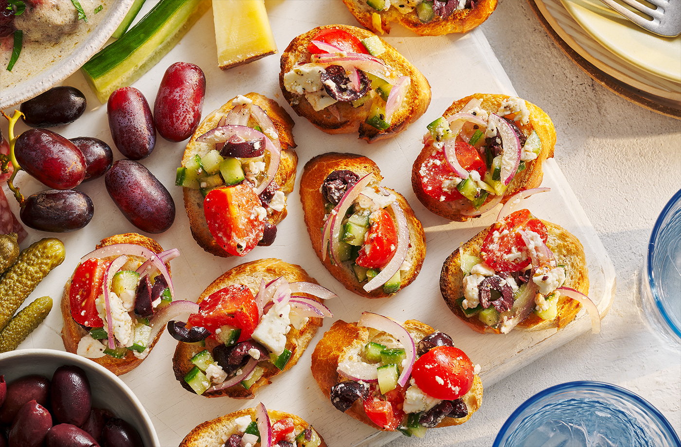 Greek salad bruschetta
