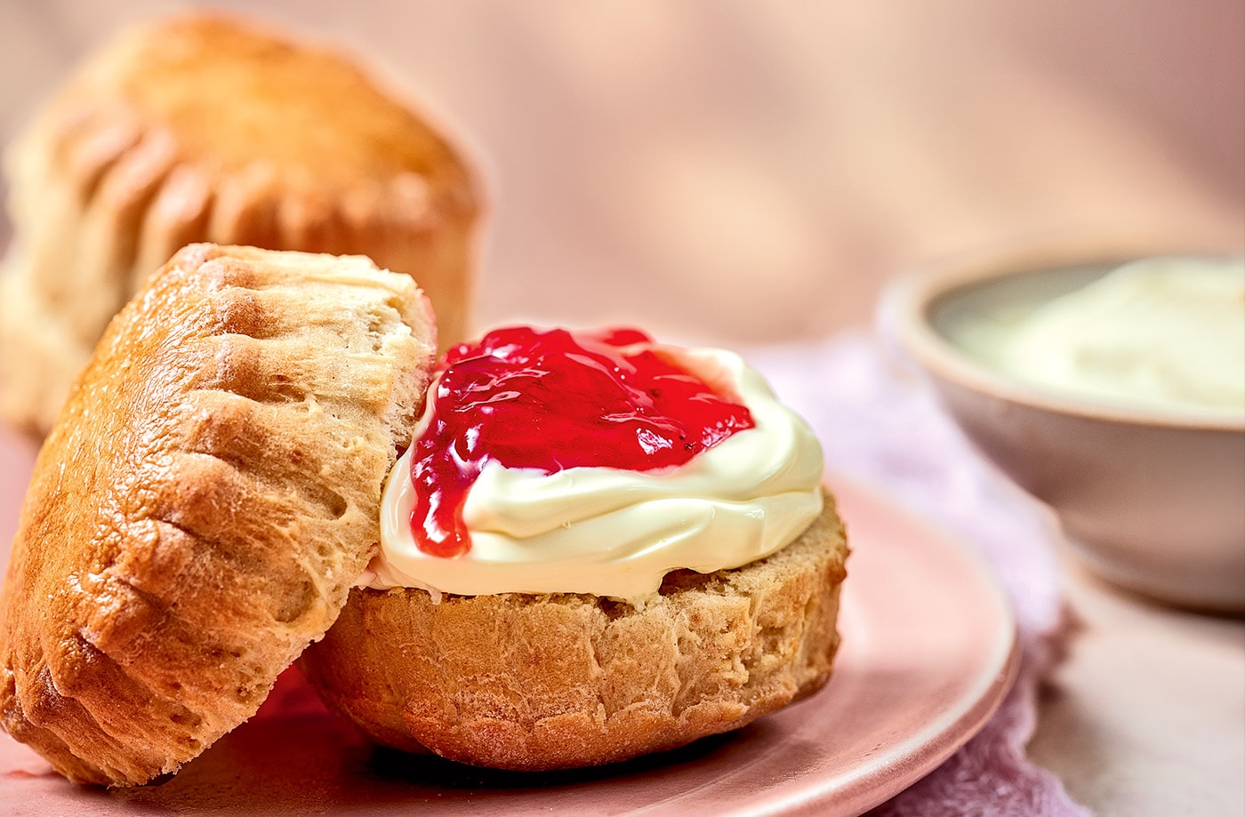 Air-fryer cream soda scones
