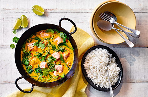 Image of "Coconut and spinach salmon curry"
