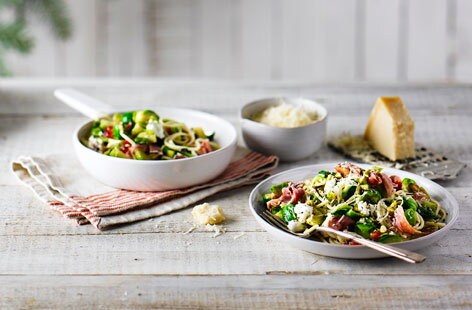 Image of "Sprout and prosciutto spaghetti with pistachios"