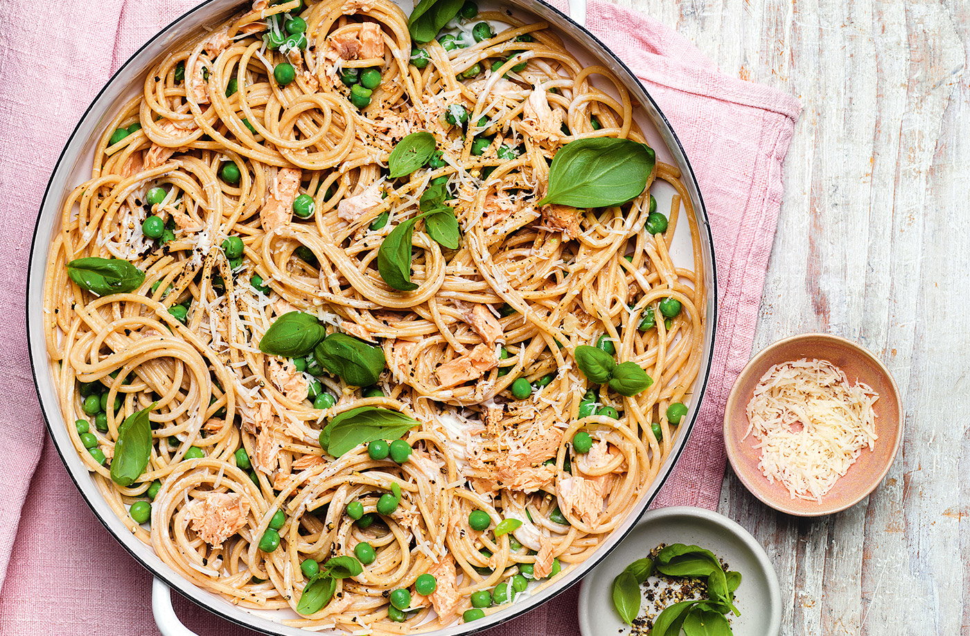 Creamy salmon pasta