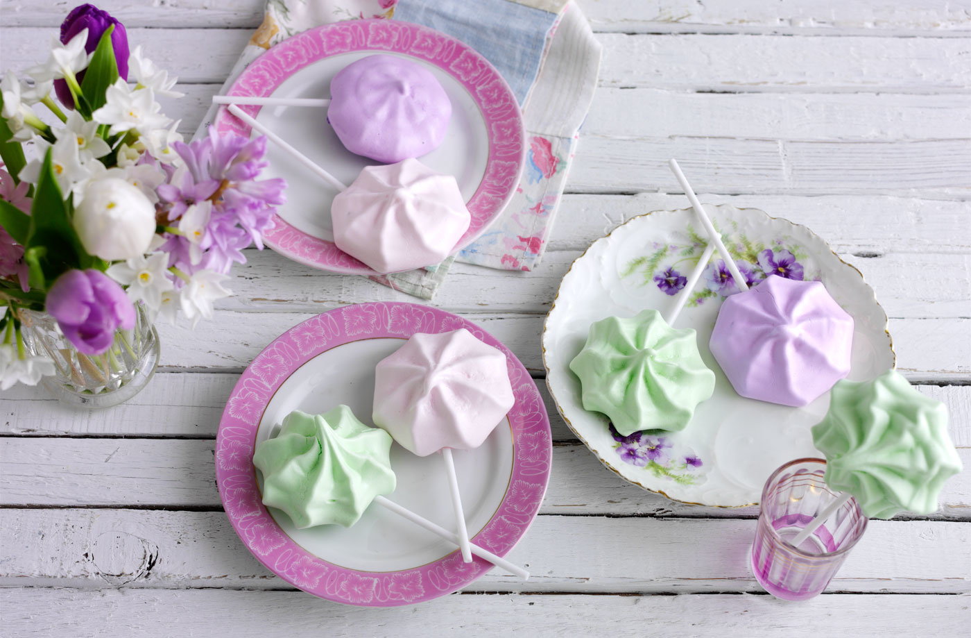 Meringue pops