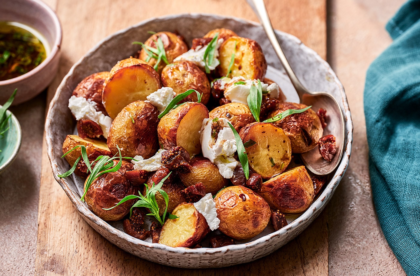 Roast potatoes with crumbled goat's cheese