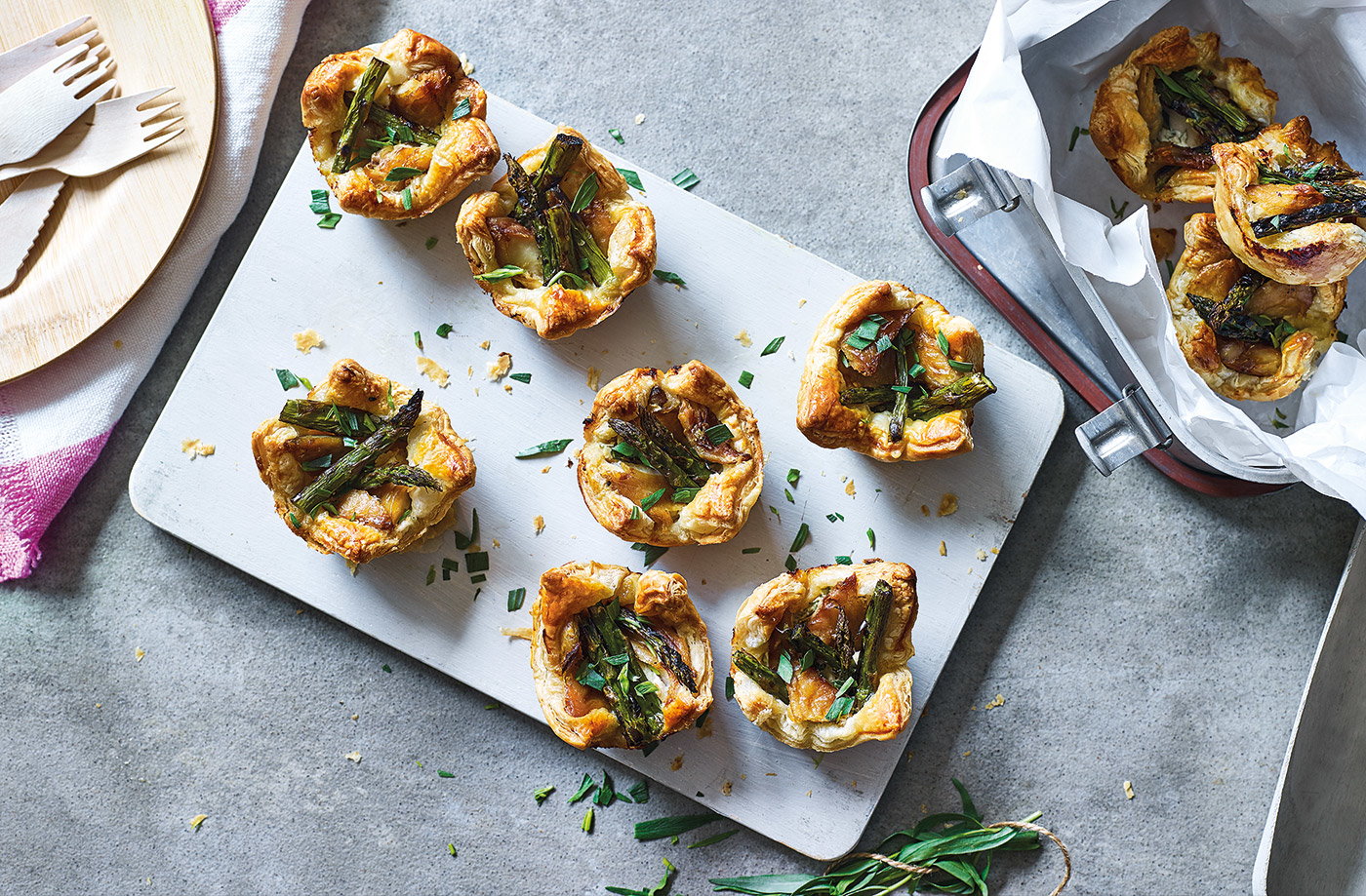Asparagus and mackerel tartlets