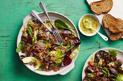 Image of "Warm chicken liver and beetroot salad"