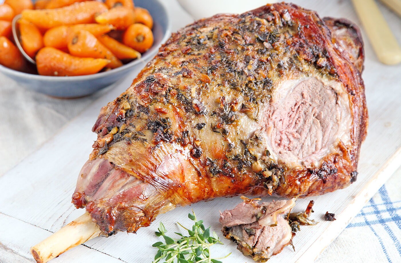 Roast leg of lamb with thyme and lemon