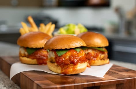 Image of "Meaty marinara burgers"