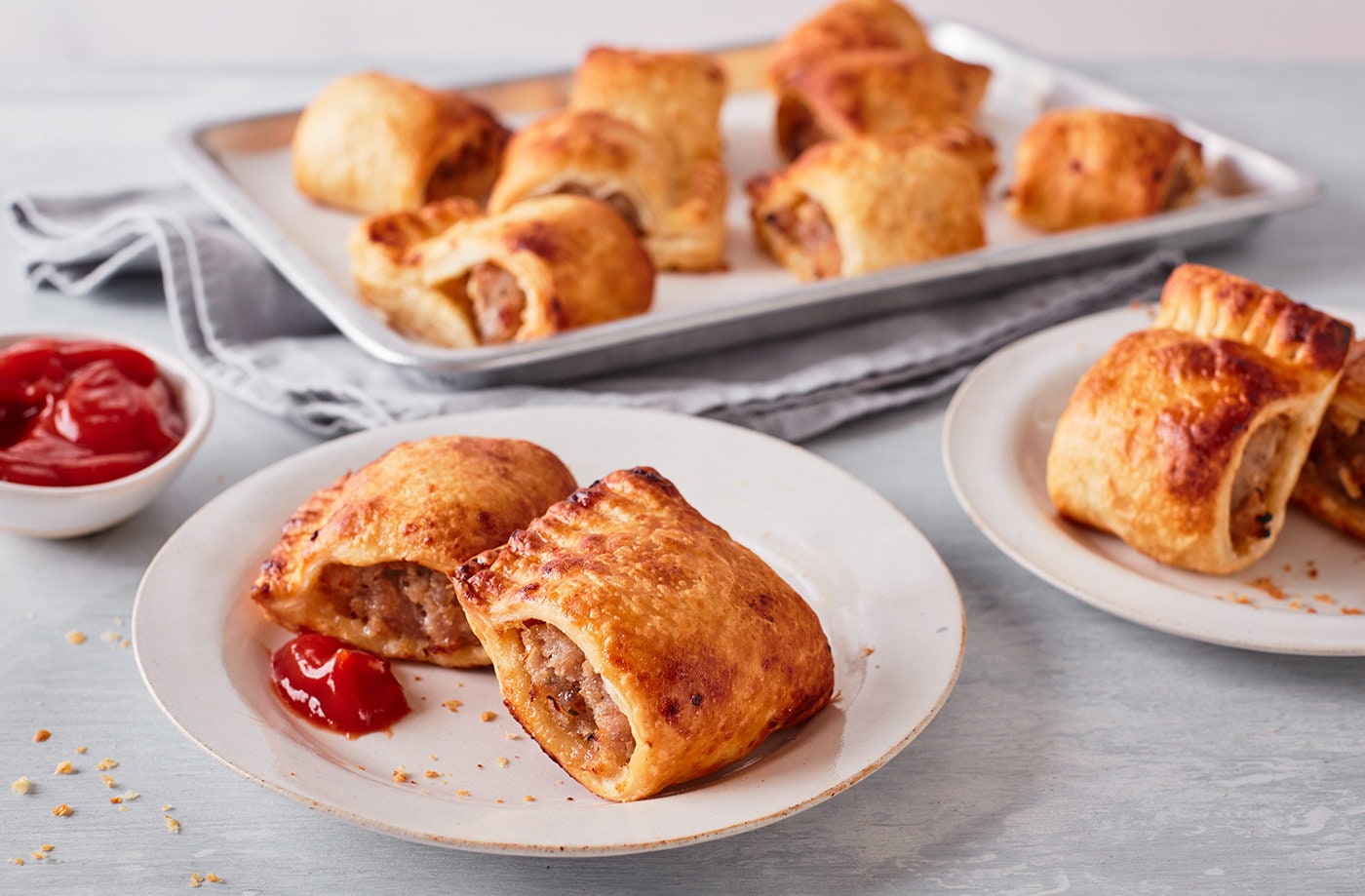 3-ingredient pork and apple sausage rolls