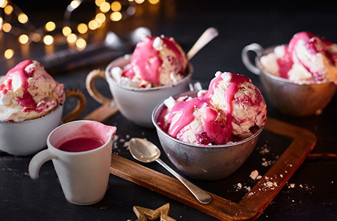 Image of "Cranberry pavlova ice cream"