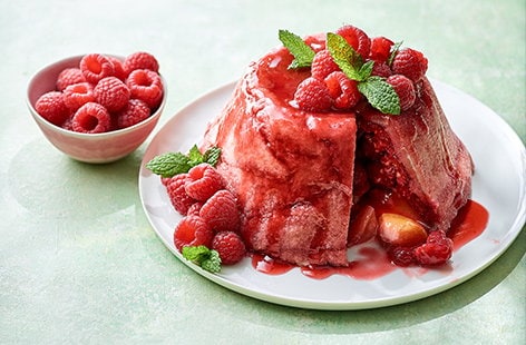 Image of "Peach melba summer pudding"