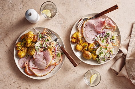 Image of "Glazed ham with crispy potatoes"