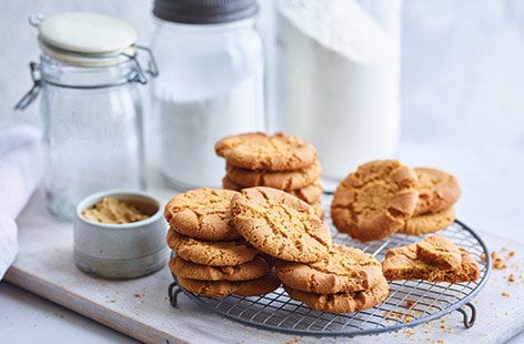 Image of "Ginger nut biscuits"