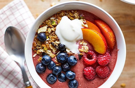 Image of "Raspberry and nectarine smoothie bowl"