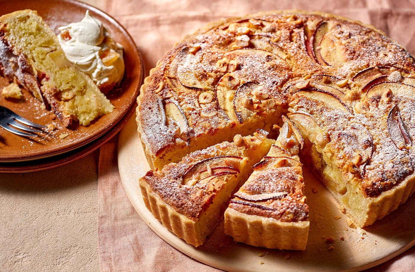 1400x919_Apple_ginger-frangipane-tart