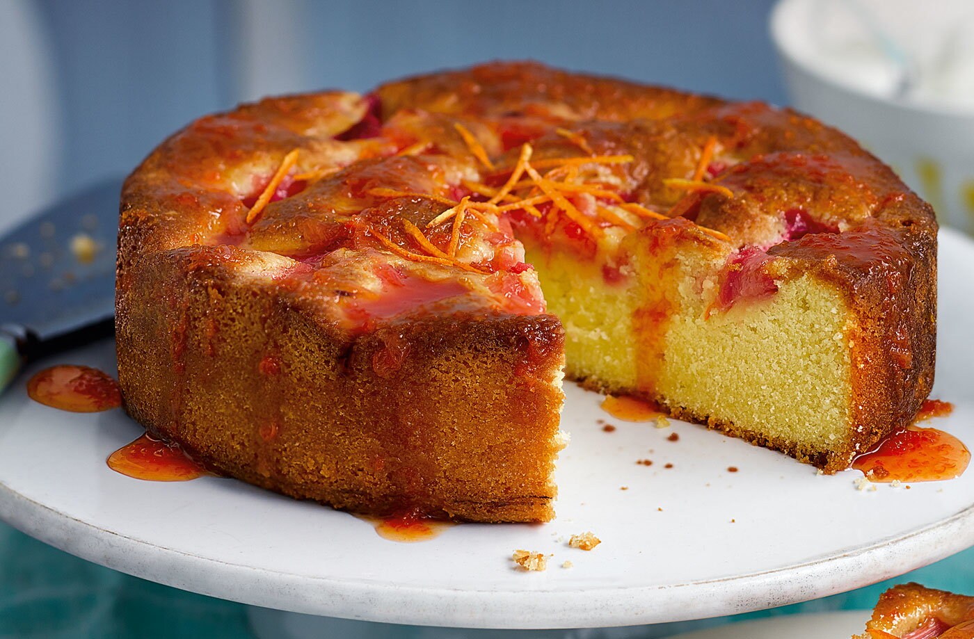 Rhubarb, yogurt and clementine cake