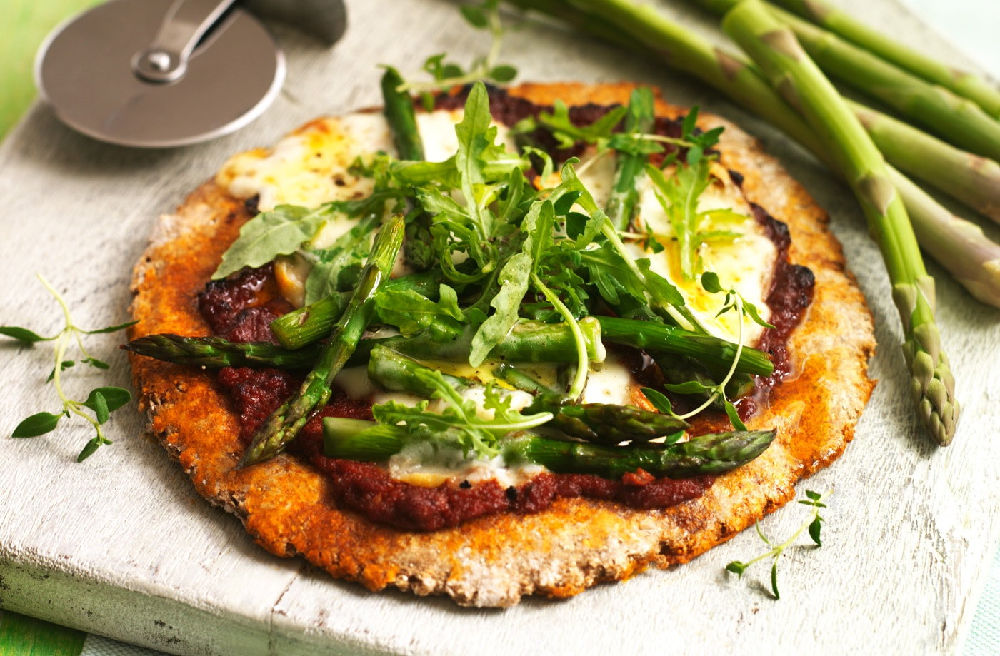 Wholemeal asparagus and Taleggio pizza