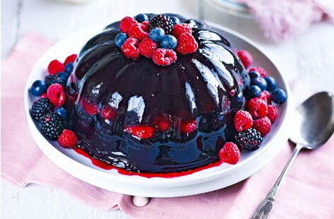 Image of "Blackcurrant and cassis jelly with berries"