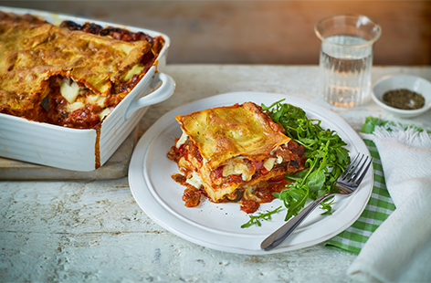 Image of "Vegan aubergine and red pepper lasagne"