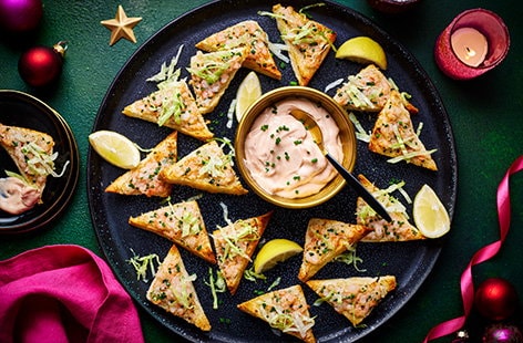 Image of "Air-fryer crispy prawn cocktail toast bites"