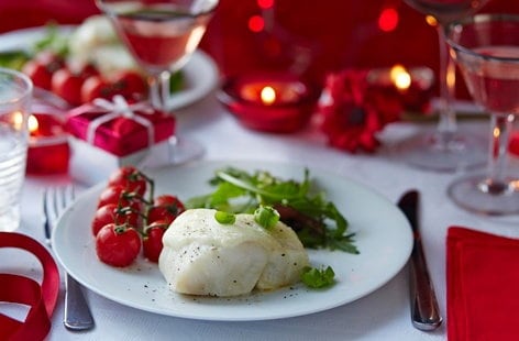 Image of "Roasted cod with cherry tomatoes, basil and mozzarella"