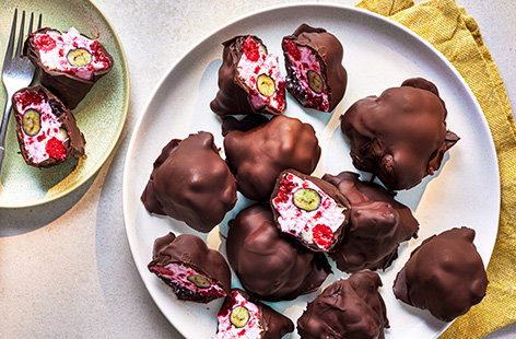 Image of "Fruity frozen yoghurt bites"