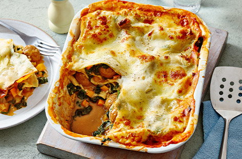Image of "Spinach and meatball lasagne"