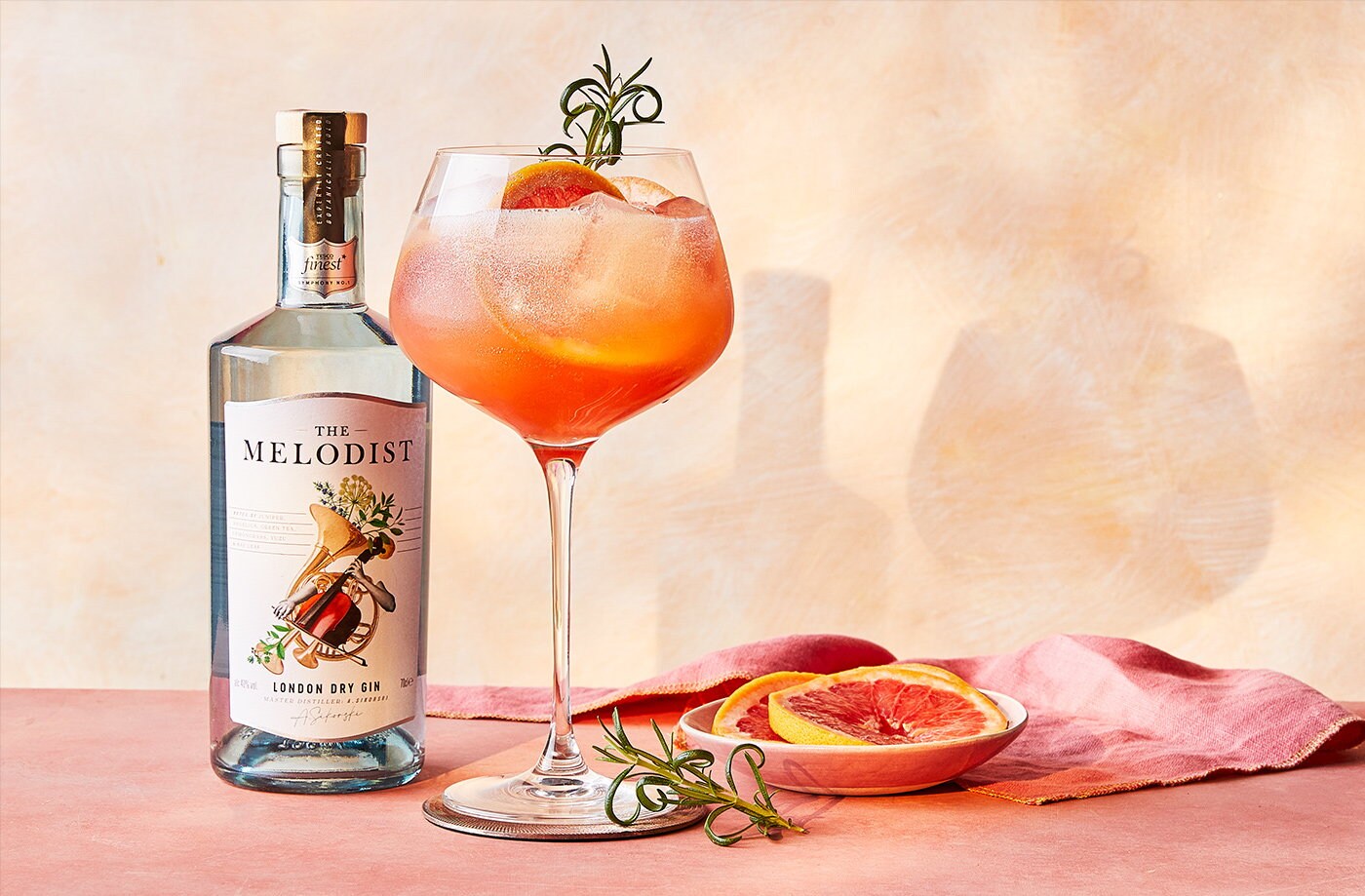 Rosemary and grapefruit gin fizz