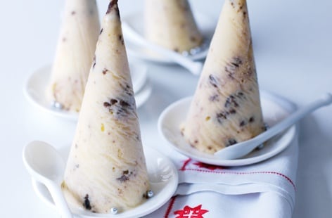 Image of "Christmas pudding ice cream cones"