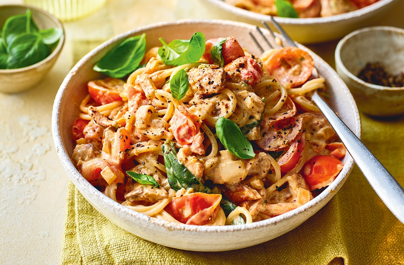 Creamy tomato and sardine pasta
