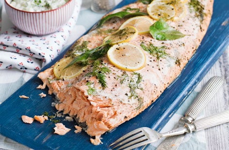 Image of "Lemon, dill and bay baked salmon"