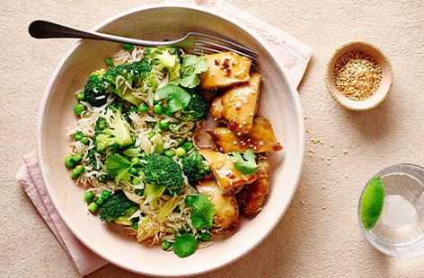 Image of "Soy and honey chicken thighs with green rice"
