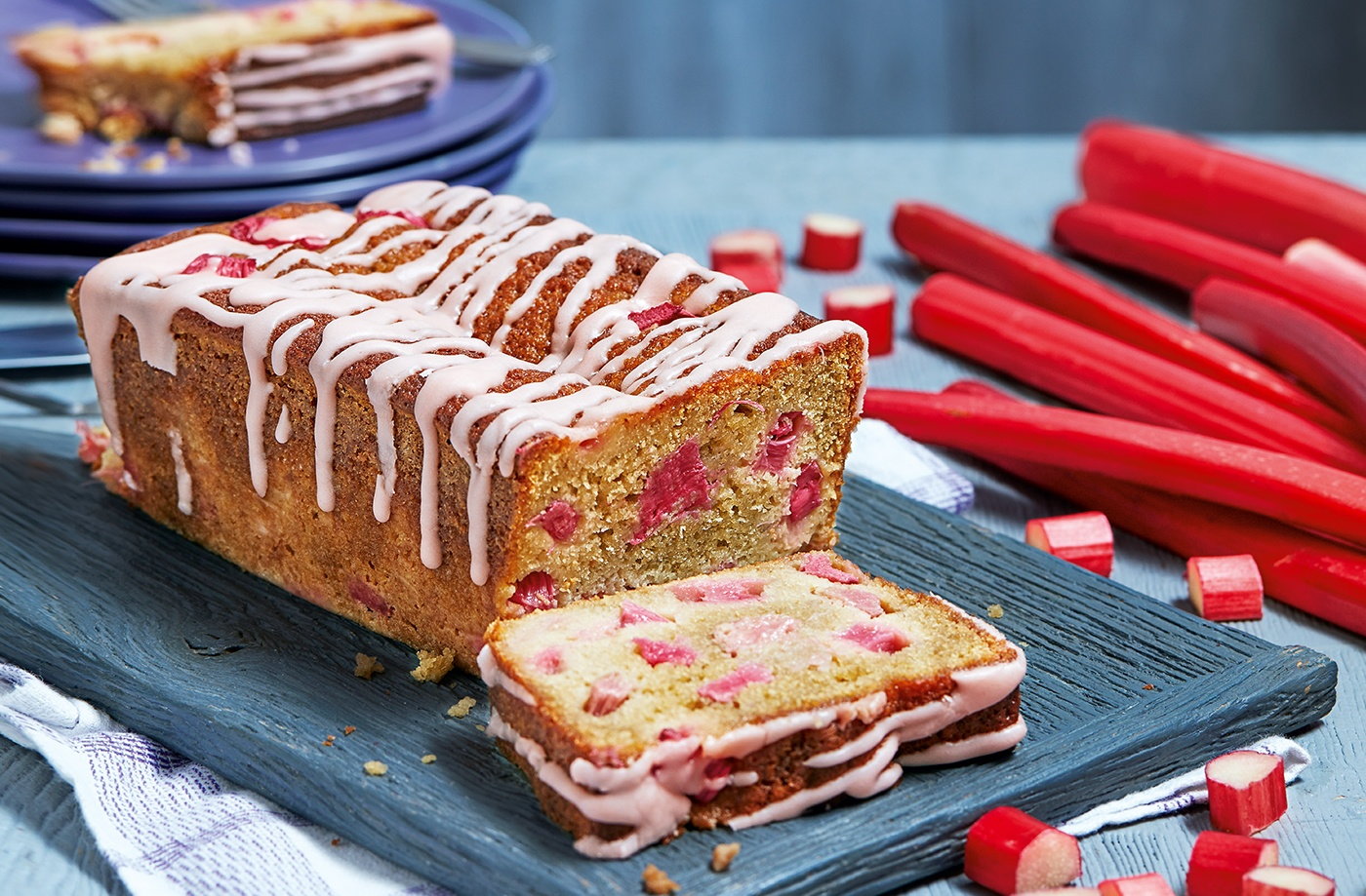 Soured cream and rhubarb tea cake