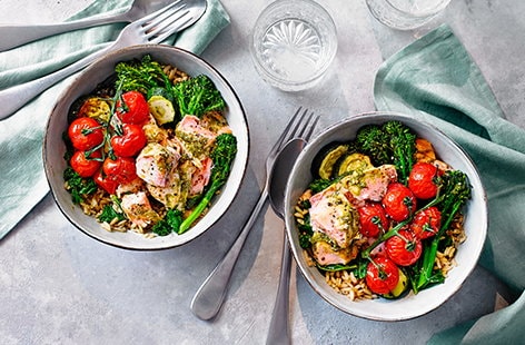 Image of "Pesto salmon veg bowl "