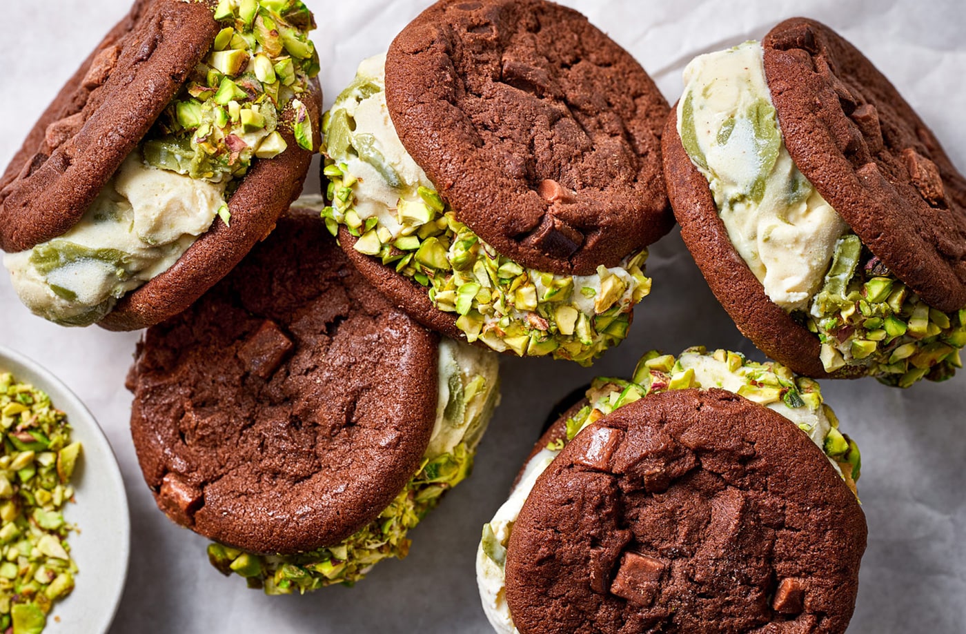 Pistachio ripple ice cream cookie sandwiches