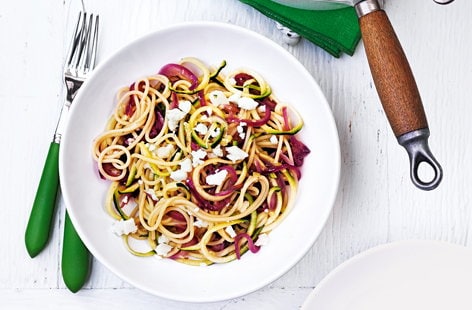 Image of "Courgetti and spaghetti with goat's cheese"