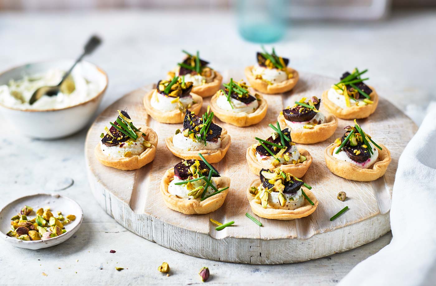 Beetroot and goat's cheese cups 