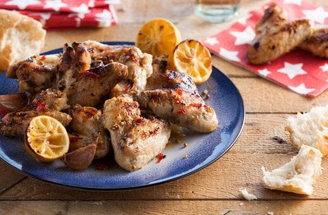 Image of "Chicken wings with chilli and lemon"