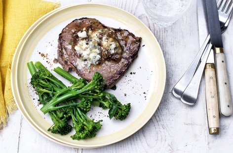 Image of "Minute steaks with Roquefort butter"