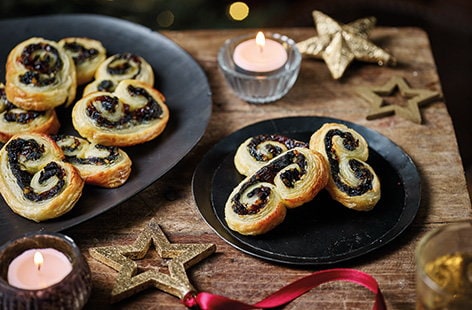 Image of "Caramelised onion and spinach palmiers"