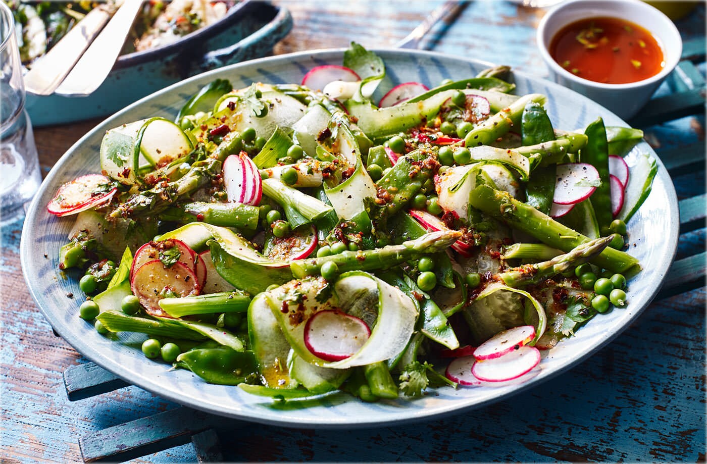 Crunchy smoky salad