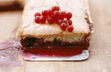 Sponge pudding with summer fruit