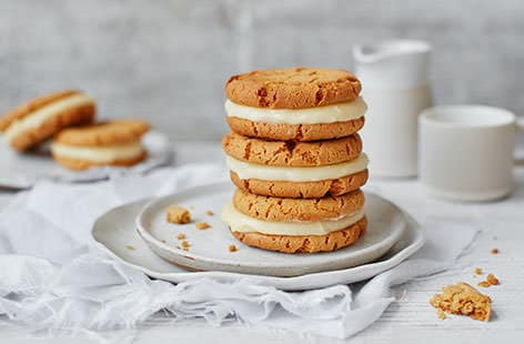 Image of "Ginger snap biscuits"
