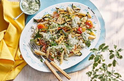 Image of "Smoky courgette pasta salad"