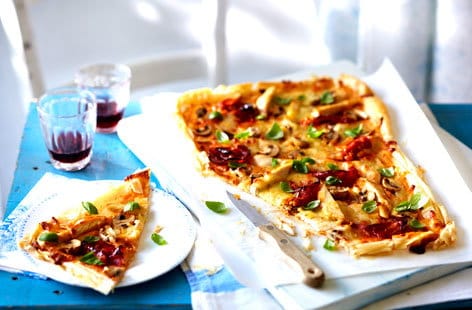 Image of "Chicken filo pizzas"