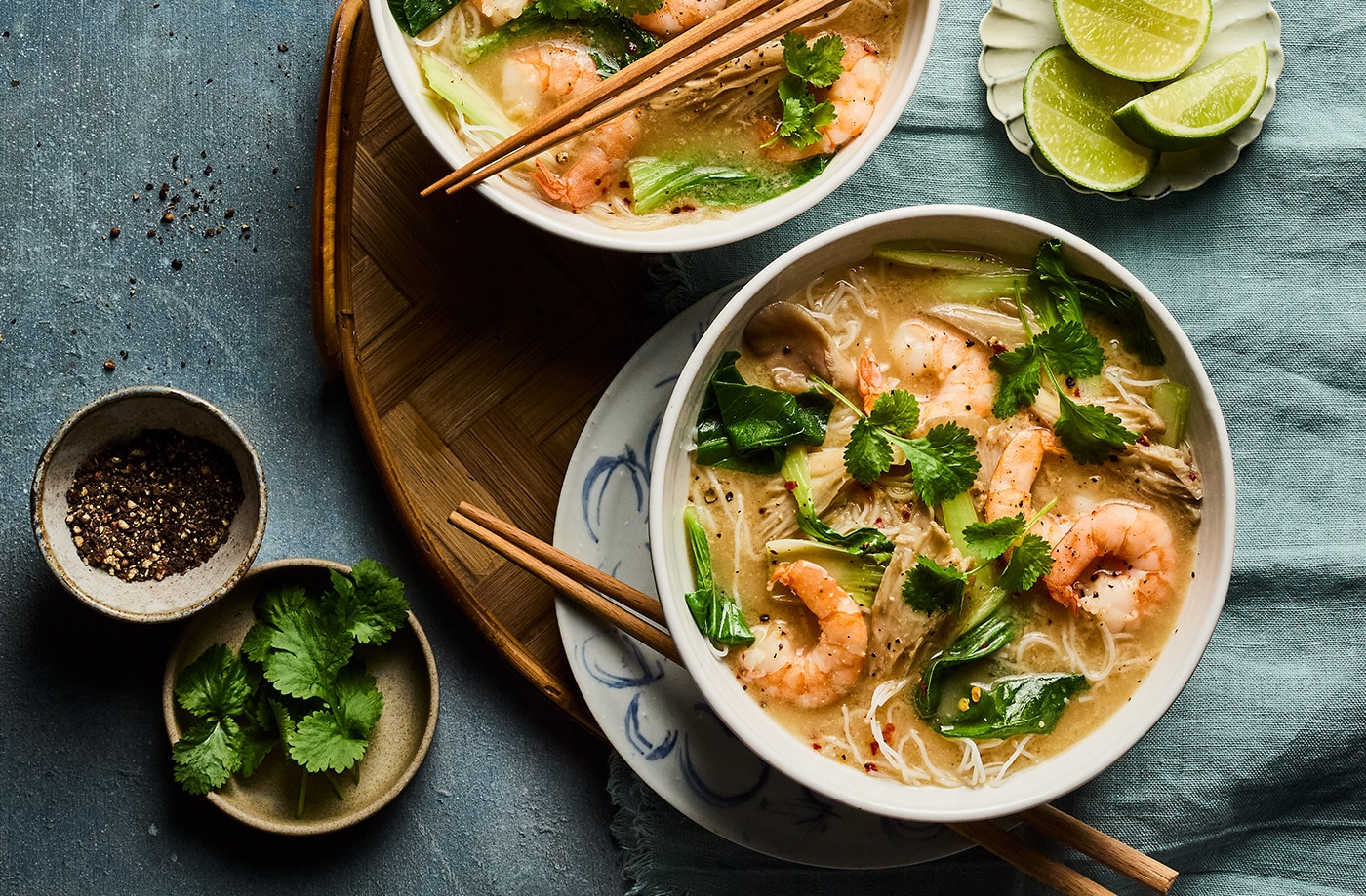 One-pan prawn noodle soup