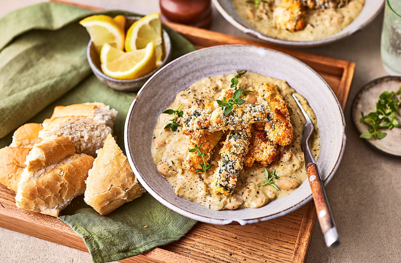 Crispy courgettes with creamy pesto beans