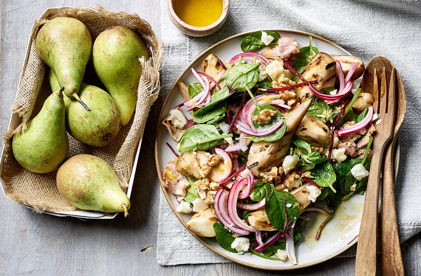 Pear, streaky bacon and goat’s cheese salad