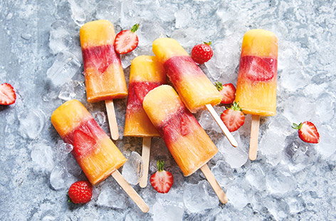 Image of "Striped fruit juice lollies"