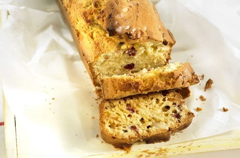 Image of "Dried fruit bread loaf"